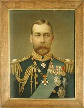 king George V and queen mary half portraits